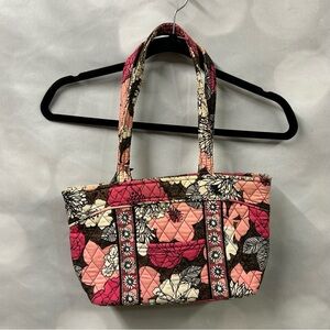 Vera Bradley‎ Mocha Rouge quilted bag with pockets